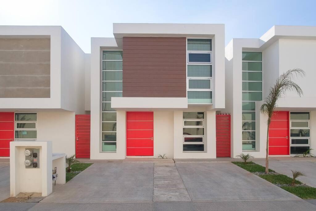 Casa Moderna Y Elegante En El Corazon De Ensenada! 빌라 외부 사진