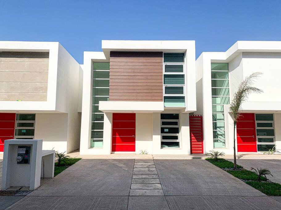 Casa Moderna Y Elegante En El Corazon De Ensenada! 빌라 외부 사진